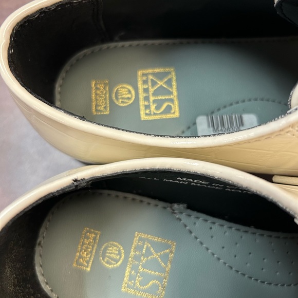 NWT Rare Vintage Ivory, Alligator Faux Leather Lace up Shoe - Picture 4 of 5